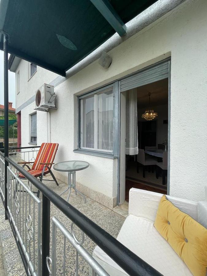 Ferienwohnung Apartman Pcelica Pula Exterior foto