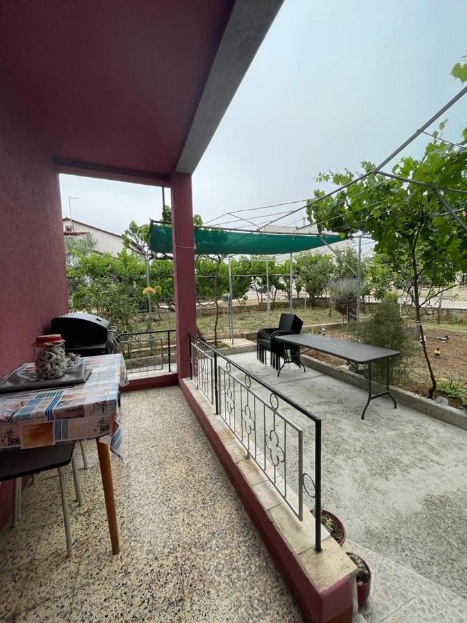 Ferienwohnung Apartman Pcelica Pula Exterior foto