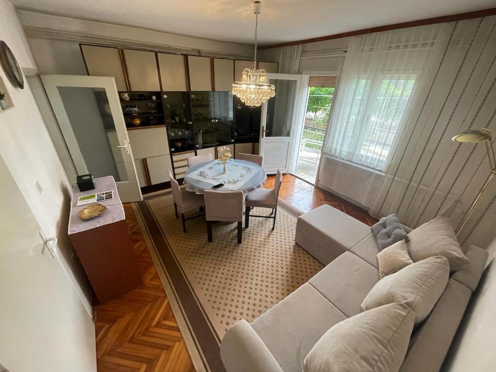 Ferienwohnung Apartman Pcelica Pula Exterior foto
