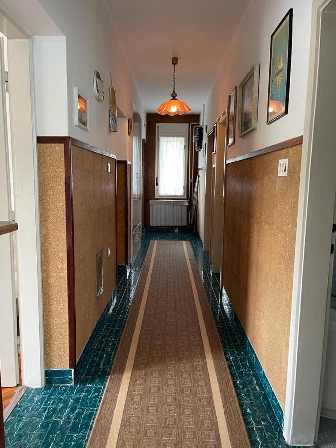 Ferienwohnung Apartman Pcelica Pula Exterior foto